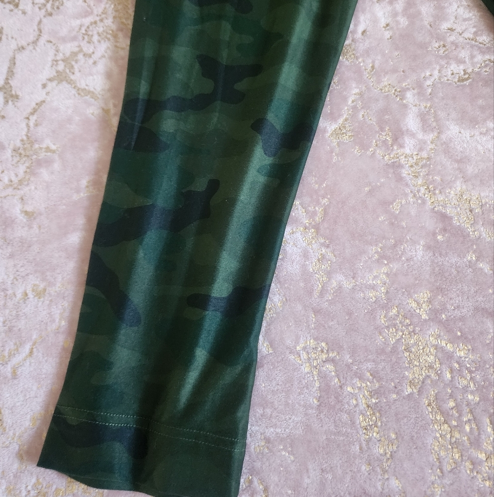 SCORPIO SOL | Camo Print Joggers - Picture 6 of 16